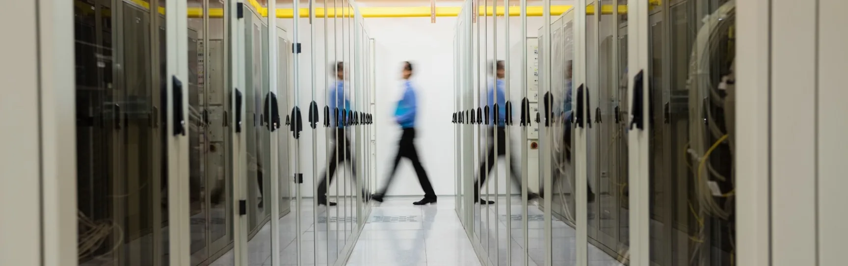 Data centre imagery 01 (banner)
